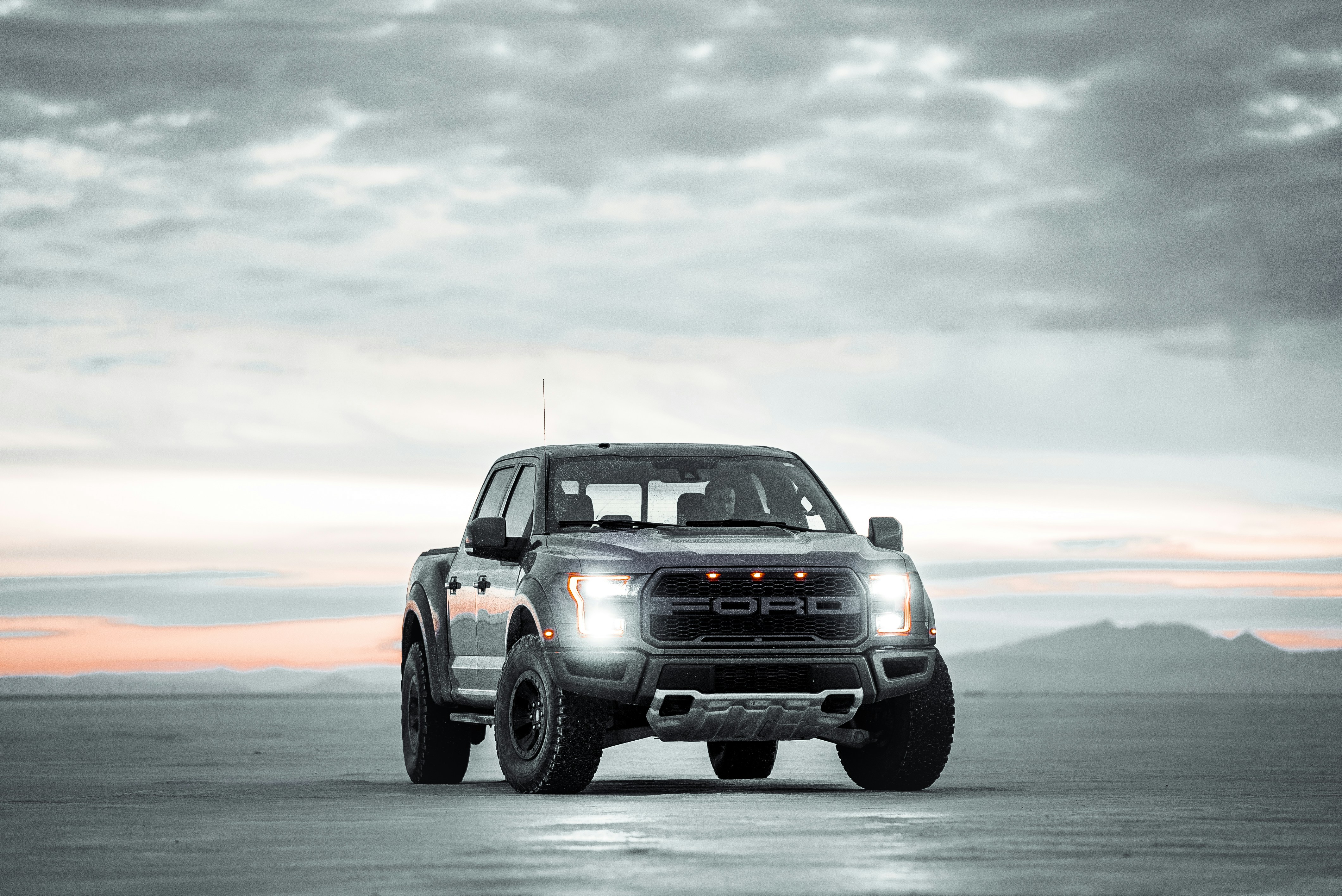 Meiber SUV — front three-quarter